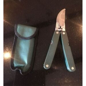 Self Contained Hand Tool